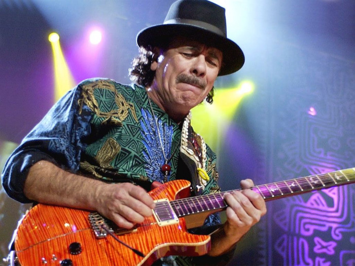 CARLOS SANTANA упал на сцене