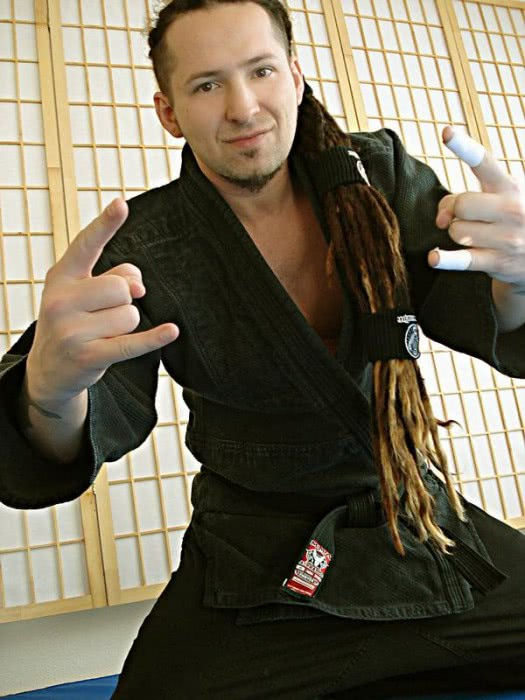 Фото FIVE FINGER DEATH PUNCH - это металл? FIVE FINGER DEATH PUNCH - это металл?