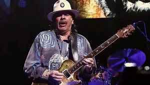 Фото Carlos Santana попал в больницу Carlos Santana попал в больницу