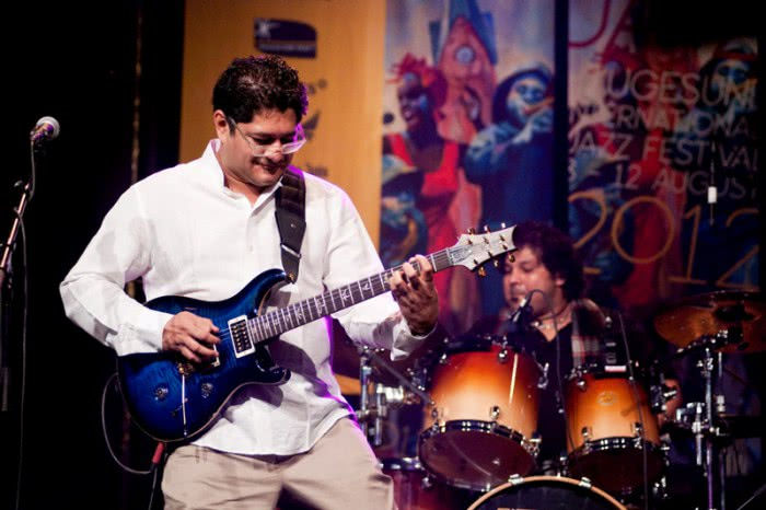 Фото Dhruv Ghanekar & His History With PRS Guitars Dhruv Ghanekar & His History With PRS Guitars