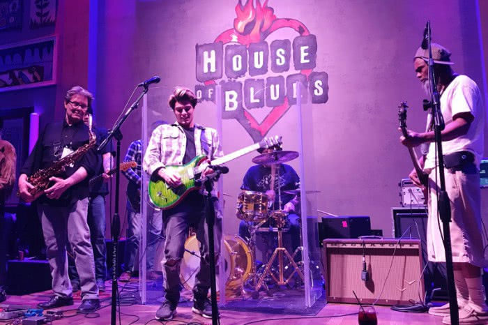 Фото Webster Teen Performs at World Famous House of Blues Webster Teen Performs at World Famous House of Blues