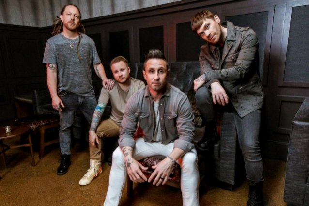 Фото SHINEDOWN готовят новый альбом SHINEDOWN готовят новый альбом